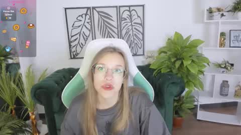 layriantavee online show from 09.18.25