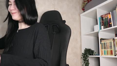 Snapshot of lazynut chatting on 12.31.24 Lisa online show from 12.31.24