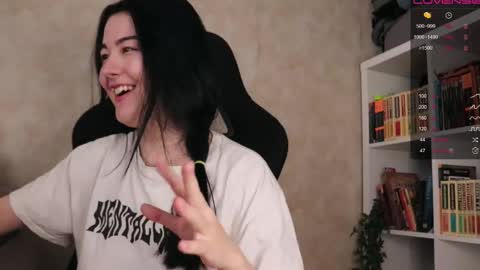 Snapshot of lazynut chatting on 09.25.25 Lisa online show from 09.25.25