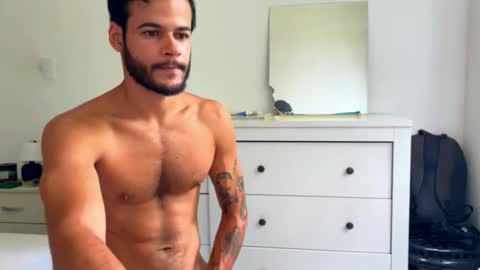 Snapshot of lcscerq chatting on 11.26.25 lcscerq online show from 11.26.25