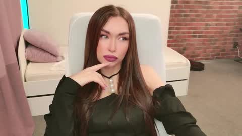 lea_loon online show from 10.13.25