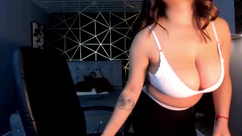 Lea Velle online show from 10.06.25