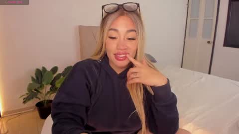 Leah online show from 07.02.26