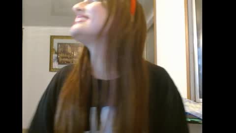 leah_moon11 online show from 12.21.25