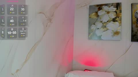 Snapshot of leah_naughty4u chatting on 04.07.26 LEAH online show from 04.07.26