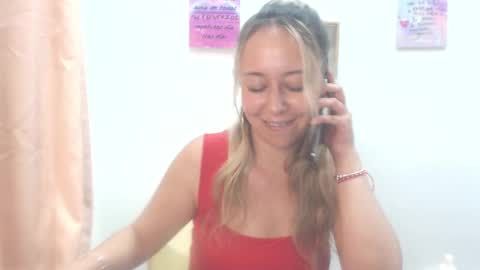 Snapshot of leah_susman chatting on 02.14.25 leah_susman online show from 02.14.25