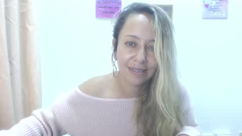 Snapshot of leah_susman chatting on 02.19.25 leah_susman online show from 02.19.25