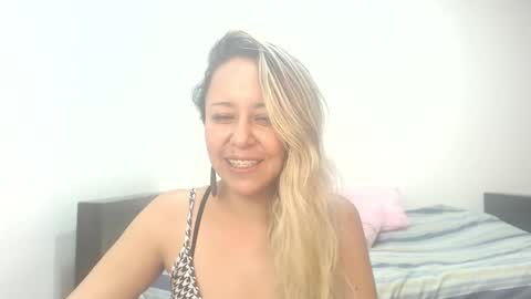 Snapshot of leah_susman chatting on 10.24.25 leah_susman online show from 10.24.25