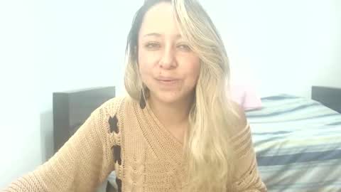 Snapshot of leah_susman chatting on 10.25.25 leah_susman online show from 10.25.25