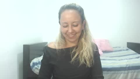 Snapshot of leah_susman chatting on 10.28.25 leah_susman online show from 10.28.25