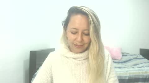 Snapshot of leah_susman chatting on 11.07.25 leah_susman online show from 11.07.25