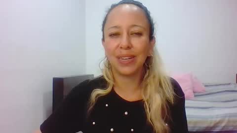 Snapshot of leah_susman chatting on 11.10.25 leah_susman online show from 11.10.25