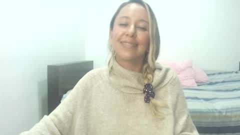 Snapshot of leah_susman chatting on 11.14.25 leah_susman online show from 11.14.25