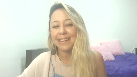 Snapshot of leah_susman chatting on 11.22.25 leah_susman online show from 11.22.25