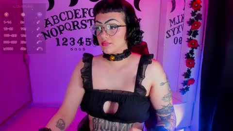 Snapshot of leahghoul666 chatting on 11.07.25 Leah Independent Model OF leahghoul666 online show from 11.07.25