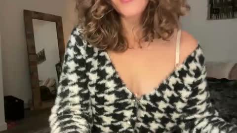 Leah Sparkles online show from 12.05.25