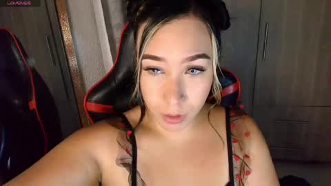 Snapshot of leahtemptation chatting on 04.21.26 leah online show from 04.21.26