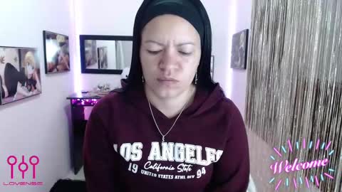 Snapshot of leandra_sex chatting on 10.15.25 Leandra online show from 10.15.25