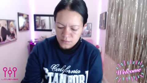 Snapshot of leandra_sex chatting on 10.16.25 Leandra online show from 10.16.25