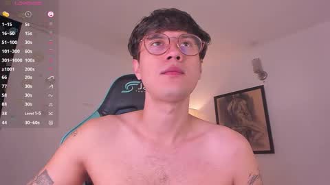 Snapshot of leaneseb chatting on 11.21.25 leaneseb online show from 11.21.25