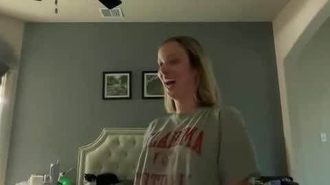 Snapshot of leanneluxecouple chatting on 11.08.25 leanneluxecouple online show from 11.08.25