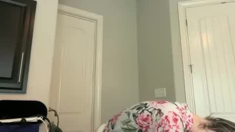 Snapshot of leanneluxecouple chatting on 11.22.25 leanneluxecouple online show from 11.22.25