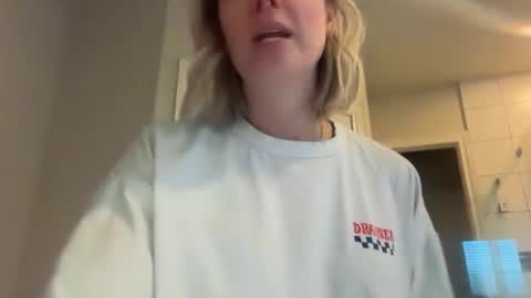 Snapshot of leanneluxecouple chatting on 01.10.26 leanneluxecouple online show from 01.10.26