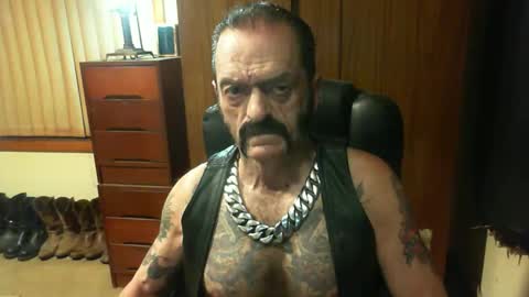 Snapshot of leathergreaser chatting on 01.03.25 leathergreaser online show from 01.03.25