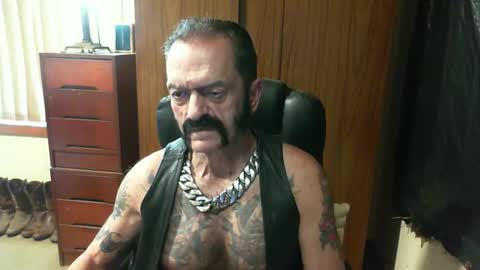 Snapshot of leathergreaser chatting on 01.13.25 leathergreaser online show from 01.13.25