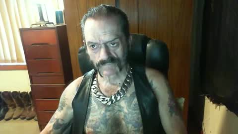 Snapshot of leathergreaser chatting on 02.02.25 leathergreaser online show from 02.02.25