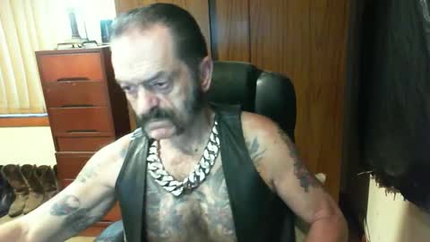 Snapshot of leathergreaser chatting on 02.02.25 leathergreaser online show from 02.02.25