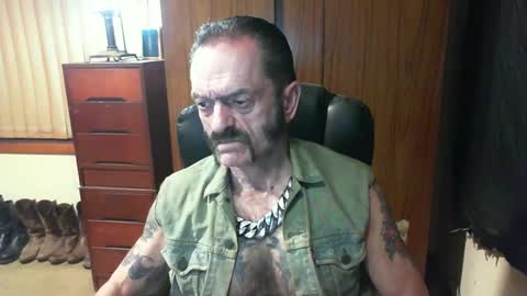 Snapshot of leathergreaser chatting on 02.21.25 leathergreaser online show from 02.21.25