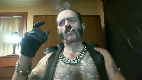 Snapshot of leathergreaser chatting on 03.05.25 leathergreaser online show from 03.05.25