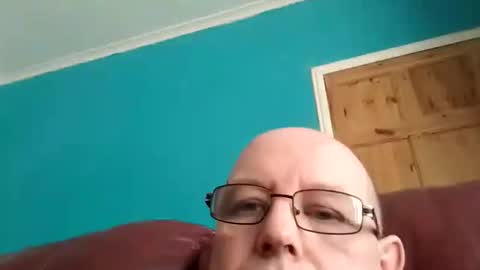 Snapshot of leatherpants68 chatting on 09.23.25 leatherpants68 online show from 09.23.25