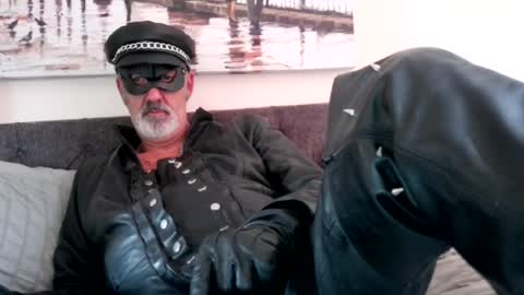 Snapshot of leathertease chatting on 07.28.26 master or sir online show from 07.28.26