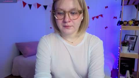 Snapshot of leazy_peasy chatting on 03.16.26 Ellie online show from 03.16.26