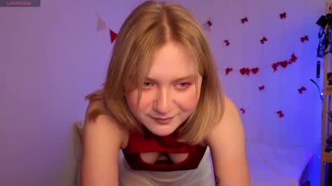Snapshot of leazy_peasy chatting on 05.27.26 Ellie online show from 05.27.26