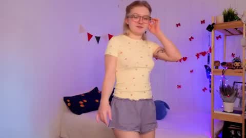 Ellie online show from 06.12.26