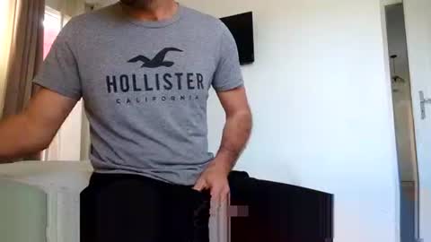 Snapshot of lebrun1985 chatting on 10.26.25 lebrun1985 online show from 10.26.25