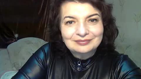 Snapshot of ledynika chatting on 10.19.25 LedyNika online show from 10.19.25