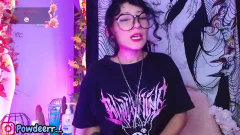 Snapshot of lee_powder chatting on 03.31.26 lee_powder online show from 03.31.26