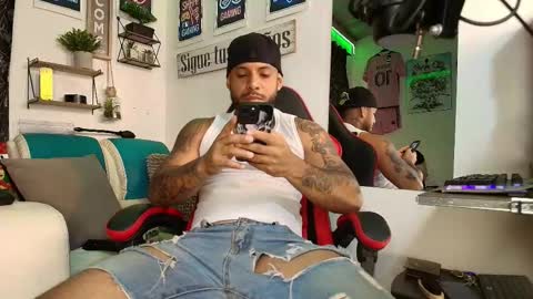 Snapshot of leenar_key chatting on 11.01.25 leenar_key online show from 11.01.25