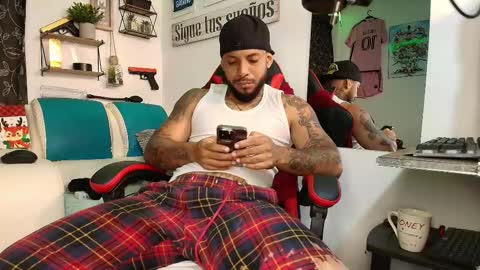 Snapshot of leenar_key chatting on 11.11.25 leenar_key online show from 11.11.25