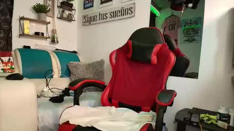 Snapshot of leenar_key chatting on 11.22.25 leenar_key online show from 11.22.25