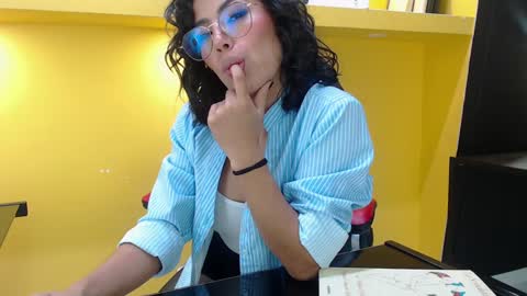 Snapshot of leethompson_ chatting on 12.19.24 Leet  online show from 12.19.24
