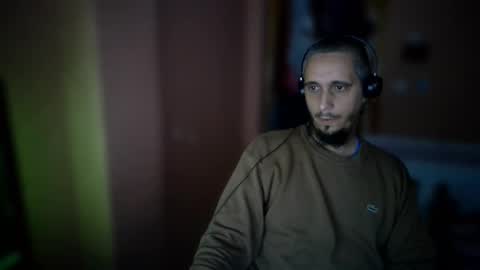 Snapshot of lefrenchiies chatting on 11.18.25 lefrenchiies online show from 11.18.25