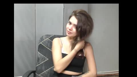 Snapshot of legenda_liya chatting on 09.30.25 Liya online show from 09.30.25