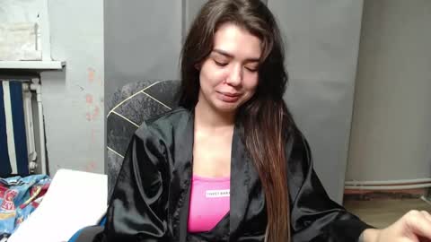 Snapshot of legenda_liya chatting on 11.05.25 Liya online show from 11.05.25