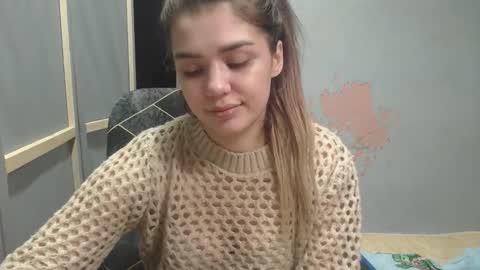 Snapshot of legenda_liya chatting on 11.23.25 Liya online show from 11.23.25