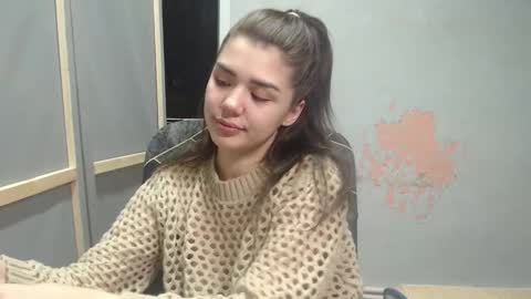 Snapshot of legenda_liya chatting on 11.25.25 Liya online show from 11.25.25